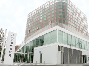 写真：新庁舎外観1