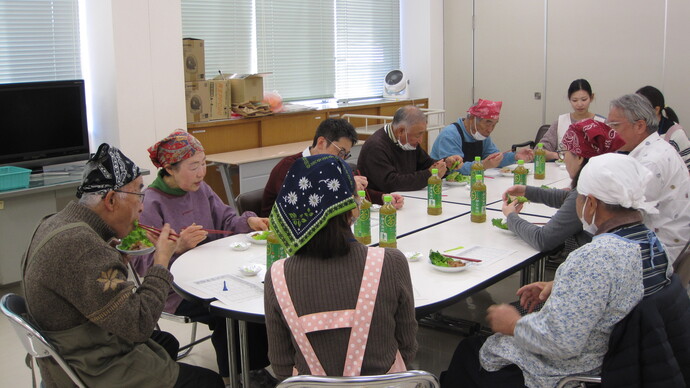 写真：レシピ審査会の様子
