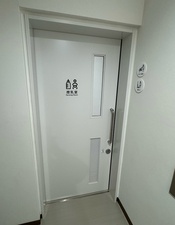 中央図書館授乳室出入口