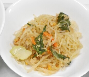 写真:春雨入り中華野菜炒め