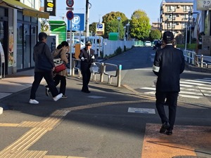 写真：自転車マナーアップキャンペーン（福生駅）