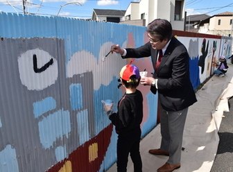 写真：ウォールペイント視察