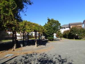 鍋ヶ谷戸児童公園2