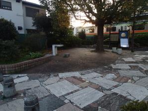 東福生駅東口公園1