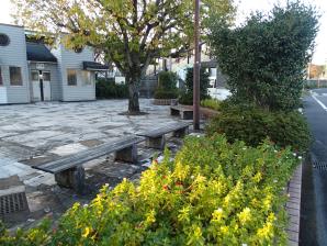 東福生駅東口公園2