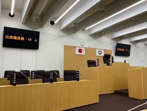 議場壁面モニターの画像